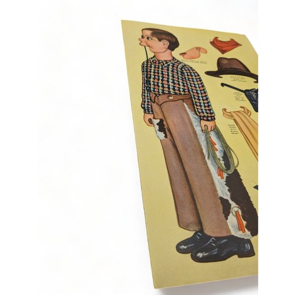 Edgar Bergan's Charlie McCarthy Paper Doll Book #995 (Whitman, 1938) - Picture 4 of 7